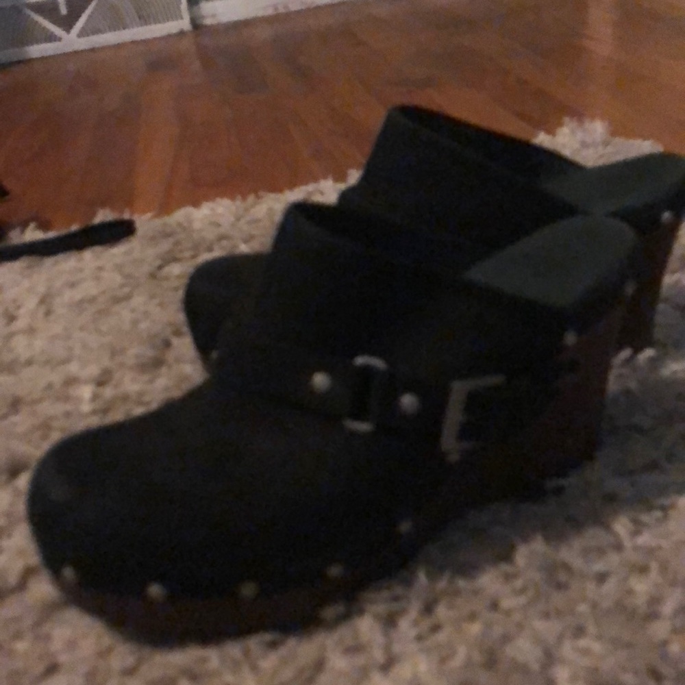 Ugg Sherpa Lined Cloggs